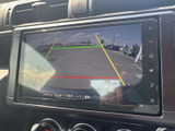 狭い場所での駐車も安心。後方の状況を画面で確認できるので、安全な運転をサポートします。ガイドライン表示で、より正確な駐車が可能です。