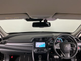 【前方視界】開放的な前方視界!運転がしやすく疲れにくいです♪窓が大きく、見通しがとっても良いおクルマですよ♪
