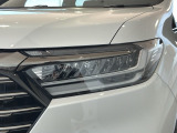 LEDヘッドライトは、点灯の瞬間から最大光量を発揮し、突然暗くなるトンネルなどでの安定感を高めます。