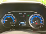 視認性の高いメーターで、運転状況を的確に把握できます。必要な情報を一目で確認でき、安全運転をサポートします。デザインも洗練されています。