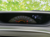 視認性の高いメーター類で、運転に必要な情報を的確に把握できます。運転状況を常に把握し、安全運転をサポートします。