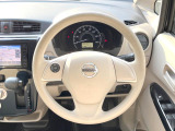 ステアリングも使用感が少なく、きれいな状態となっております♪