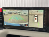 上空から見下ろしているような映像で駐車をサポート。周囲の移動物を検知してドライバーに知らせる安心の安全機能です。
