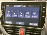 使いやすいインターフェースで、快適なドライブをサポートします。直感的な操作で、様々な機能をお楽しみください。