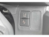 衝突被害軽減ブレーキ、車線はみだし防止の安全装備も付いています