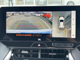 後方確認をサポートするバックモニター。駐車時の安全性向上に貢献します。ガイドライン表示で、車庫入れもスムーズに行えます。