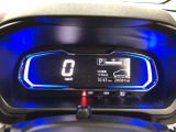 大きな表示で見やすい、デジタルメーターです。