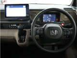 運転にかかわる様々な操作を安全に行えるように視点移動が少なく、操作性に配慮されたスイッチ類が凝縮されたコクピットです。