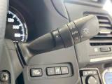 【オートライト】周りの明るさに応じて自動でヘッドライトの点灯・消灯ができる機能です!ライトの付け忘れ・消し忘れなどが無くなり、雨の日や夕方の走行も安心!トンネル通過時も便利ですね♪