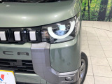【LEDヘッドライト】悪天候や夜間走行時も良好な視界を確保し安心して運転できる高輝度LEDヘッドライトを装備!点灯速度が早く、消費電力も抑えられています。