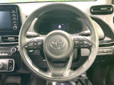インテリアに合わせたデザインのステアリングは、運転される方のことも考え、運転しやすい形状、大きさです。是非一度、実際に触ってお確かめください。