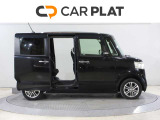 バックをするとき自動でリアの様子が映る『リアカメラ』付き!画面で確認しながらバックができますから安心ですね。でも、目視も大切ですよ!安全第一でお願いします!