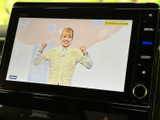 停車中に楽しめるTV機能。長距離移動や休憩時間も、エンターテイメントで快適に過ごせます。