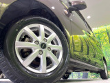 【13インチアルミホイール】外観にマッチしたアルミホイールを装着しております。各種アルミホイールや、スタッドレスタイヤも取扱いしております。是非ご相談ください♪