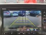 【バックカメラ(3モード)】視点を切り替えて後方を確認でき、駐車や車庫入れも安心です。