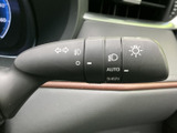 操作しやすいウインカーレバーで、安全な車線変更をサポート。直感的な操作で、スムーズな運転をアシストします。