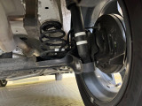 お車を安心してお乗りいただく為には、足回りの定期点検が欠かせません。サービスサポート(有償保証)では無料点検もご提供しており、安心のカーライフをお過ごしいただけるサポート体制が整っています。