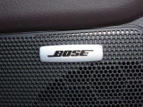 【BOSEサウンドシステム】高性能スピーカーで広がりのある、包み込むような音を体感してください。