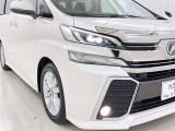 フォグランプ装着車です。暗い夜道の車両前方を明るく照らします