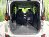 普段のお買い物や通勤、送迎等に十分な荷室スペースを確保しております。セカンドシートを倒すと、大きな荷物の積載も可能です♪
