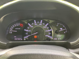 視認性の高いメーター類で、運転に必要な情報を的確に把握できます。走行距離もご確認ください。丁寧なメンテナンスが伺えます。