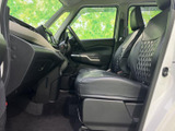 運転しやすいように設計された空間。操作性も高く、快適なドライブをサポートします。日常の足として、頼りになる一台です。
