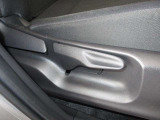 運転姿勢の微妙な調整ができ、自分にあったポジションで運転する事ができます。