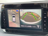 上から丸見えアラウンドビュー!車を真上から見下ろした様な映像を映し出すアラウンドビューモニター。これで車庫入れもラクラク。