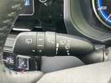 雨天時でもクリアな視界を確保できるワイパーレバー。操作性にも優れ、安全な運転をサポートします。悪天候時も安心です。