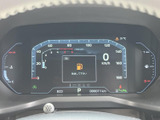 視認性の高いメーター類で、運転に必要な情報を的確に把握できます。洗練されたデザインで、運転するたびに心地よい気分になります。