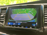 後方確認をサポートするモニターは、安全な運転に貢献します。狭い場所での駐車も安心です。運転初心者の方にもおすすめです。
