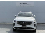 特徴的なT字型のLEDデイタイム・ランニング・ライトは一目でボルボ車とわかる新しいデザインアイコンです。