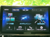 多彩な機能を備えたナビ・オーディオで、快適なドライブをサポート。音楽やラジオ、目的地設定も簡単に行えます。