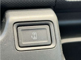 【パワースライドドア】スマートキーや運転席のスイッチでスライドドアの開閉が可能♪電動だから力を入れてドアを開ける必要が無く、小さいお子様でも、重い荷物を持っている時もラクに開け閉めできます♪