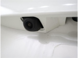 バックカメラが付いているので後方確認が非常にしやすいです。今や運転初心者も熟練者も必須装備!ついていて損はないですね♪