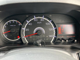 視認性の高いメーター類は、運転に必要な情報を的確にドライバーへ伝えます。落ち着いた色合いで、運転に集中しやすい環境です。