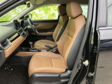 運転席からの視界が広く、運転操作もスムーズに行えます。快適なドライビングポジションで、安全運転をサポートします。
