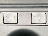 【シートヒーター】寒い日に重宝するシートヒーター!エアコンより早く温まってくれるので寒がりの人も安心ですね♪エアコンの温風は乾燥するから苦手、という方にもをおすすめです。