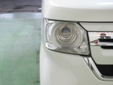 LEDヘッドライトは、点灯の瞬間から光量を発揮し、突然暗くなるトンネルなどでの安定感を高めます。