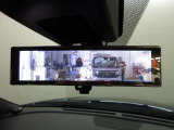 スマートルームミラー付きで後部座席に乗車してても後方がしっかり見れます