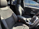 GLAクラス GLA200d 4マチック AMGライン 4WD 