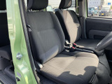 運転席は、シンプルで使いやすいレイアウト。座り心地も良く、長距離運転でも疲れにくいのが特徴です。快適なドライブを。