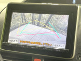 【バックカメラ】駐車時に後方がリアルタイム映像で確認できます。大型商業施設や立体駐車場での駐車時や、夜間のバック時に大活躍!運転スキルに関わらず、今や必須となった装備のひとつです!