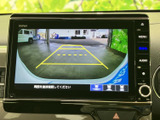 駐車時の安全性を高めるバックモニター。狭い場所でもスムーズな駐車をサポートします。ガイドライン表示で、距離感が掴みやすいです。