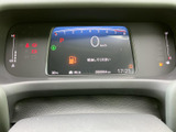 視認性の高いメータークラスターです。運転に必要な情報を一目で確認できます。夜間でも見やすく、運転に集中できます。
