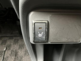 視認性の高いメーターで、速度や走行距離をひと目で確認できます。運転に必要な情報を的確に伝え、安全な運転をサポートします。