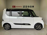 車両右側面からの写真になります。車をご覧になりたい時はお気軽に最寄りの店舗へご相談下さい。