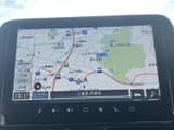 目的地までナビゲーションが安心のサポート。見やすい表示で、初めての道でも迷うことなく到着できます。渋滞情報もリアルタイムで確認可能。