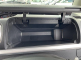 前席の収納スペースも十分ございます!常備しておきたいものを収納できるのは便利ですね!