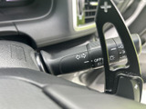 操作しやすい位置に配置されたウインカーレバー。スムーズな車線変更をサポートします。安全運転に欠かせない機能です。